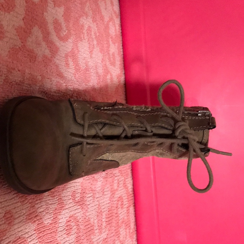 Shoes - Picture 2 of 3